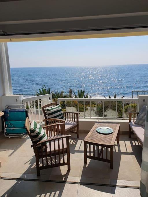 FRONT MER - Sublime appartement moderne et confortable Estepona Extérieur photo
